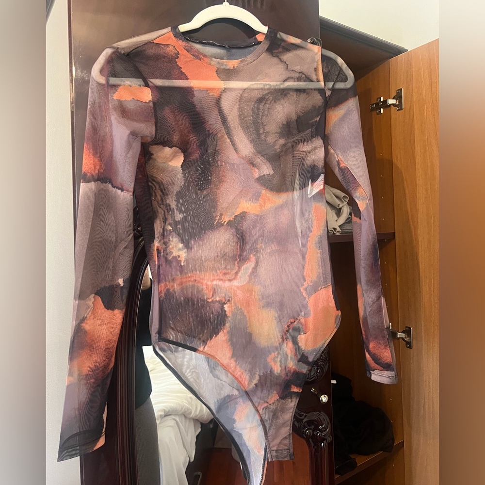 Women’s TWO PIECE SET. Stretchy.